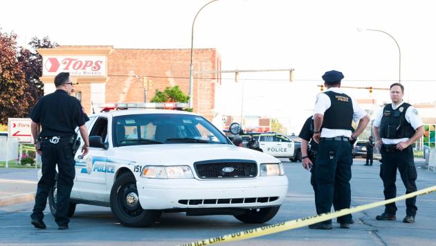 Proiettile vagante uccide ragazzina 11enne in pieno giorno nel Bronx 