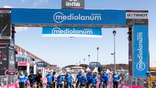 Mediolanum al giro d'Italia- La pedalata a Parma con Massimo Doris, Francesco Moser, Paolo Bettini e Alessandro Ballan