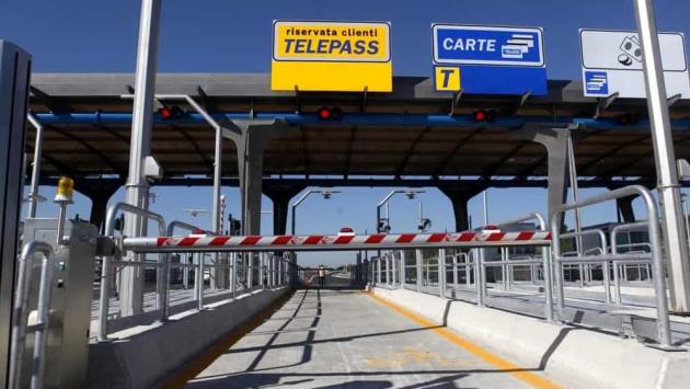 Da gennaio i pedaggi autostradali aumentano del 2,3%. E' la terza volta dall'inizio del 2023