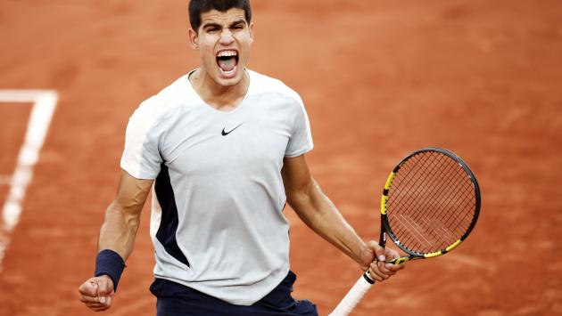 Alcaraz mostruoso, annulla match point e piega dopo 4h34 Ramos Vinolas