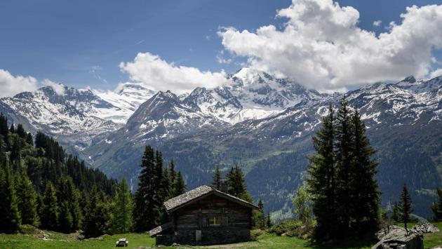 Crollanno dei seracchi sul Grand Combin: due morti e 9 feriti 