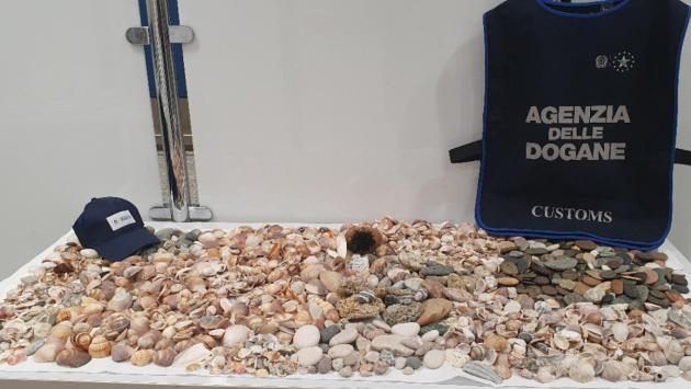 Spiagge sarde depredate: 250kg di sabbia tornano a Is Arutas
