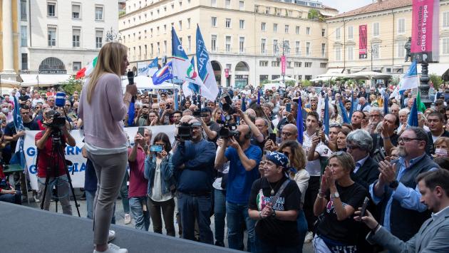 Meloni a Parma: "Corriamo da soli perché non ci accontentiamo di vivacchiare" 
