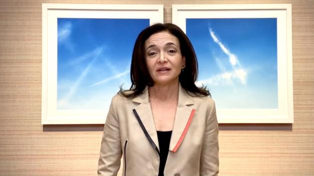 Meta, la Sandberg si dimette. Era il braccio destro di Zuckerberg