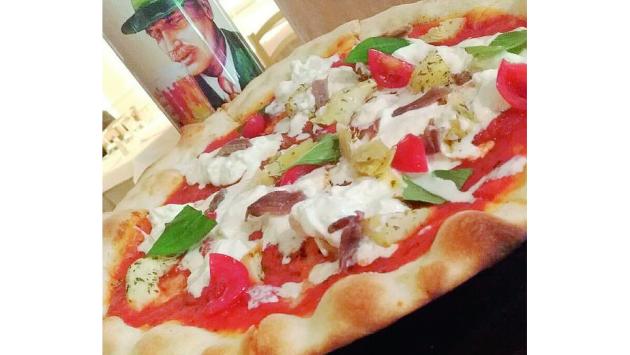 Alla fontana: pizza, birra e cortesia sotto quel dehors affacciato sulla Bassa