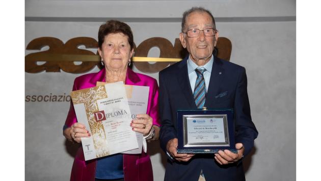 Premiati Bruno e Maria: 50 anni  dietro al bancone del bar tabacchi
