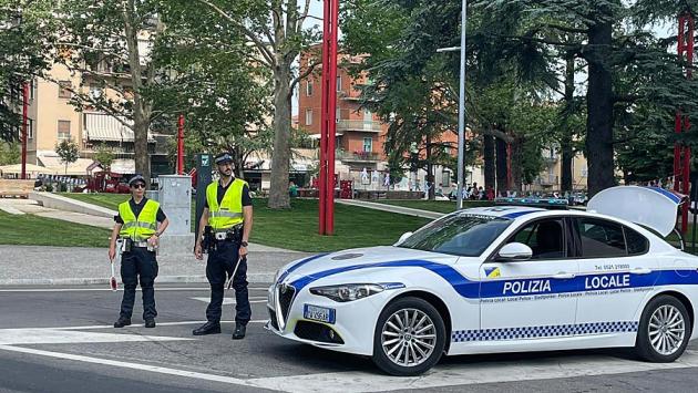 Due giovani fermati e sanzionati per smaltimento illecito di rifiuti.