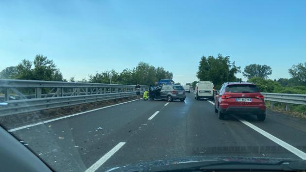 Incidente in tangenziale Sud in direzione Piacenza poco prima dell’uscita di via Mantova. Traffico bloccato
