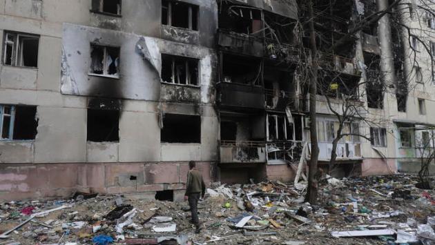 Severodonetsk, distrutto ospedale con croce rossa su tetto