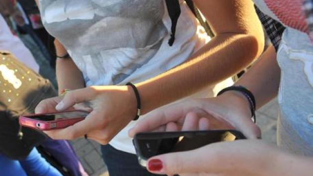 Spingeva minorenni ad anoressia, denunciato falso medico
