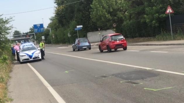 Botteghino, furgone investe una  giovane donna: è molto grave