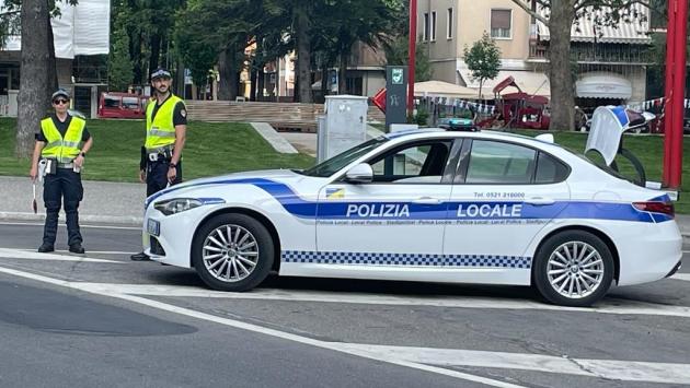  Donna in scooter non si ferma all’alt, denunciata e sanzionata. Era priva di patente, assicurazione e revisione oltre che irregolare