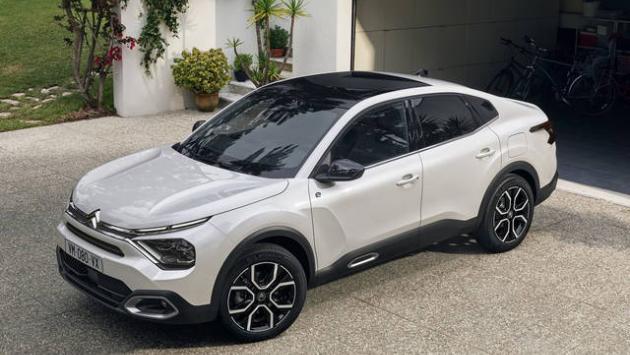 Ecco Citroën C4 X (anche elettrica)