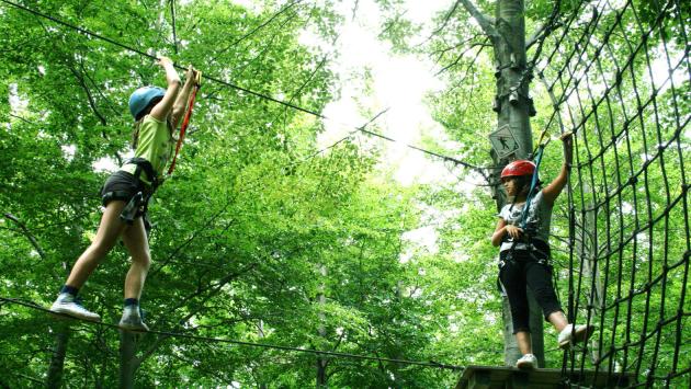 Con la «zip line» da domenica  si vola nel vuoto