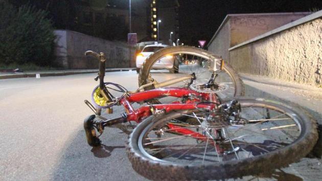 Auto investe 3 ragazzi in bici, morto 16enne nel Mantovano