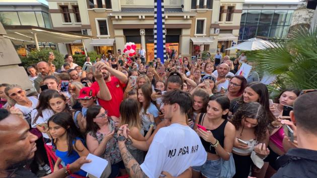 Deddy fa tappa al Fidenza Village... per un bagno di folla e musica