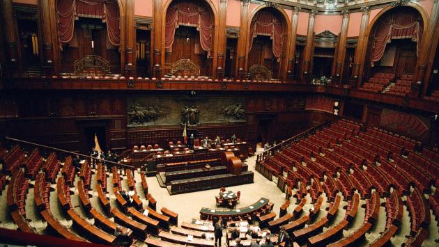 Da destra a sinistra i tanti difetti della politica
