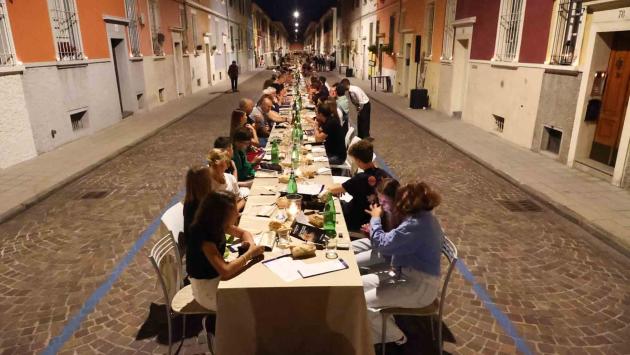 Sabato 9 torna «La cena in via della Salute? Un esempio virtuoso per la città» - Info: come partecipare, il menu