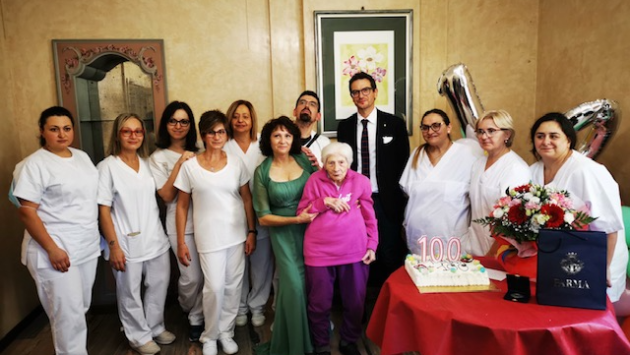 Gli auguri del Sindaco per i 100 anni di Maria Longo