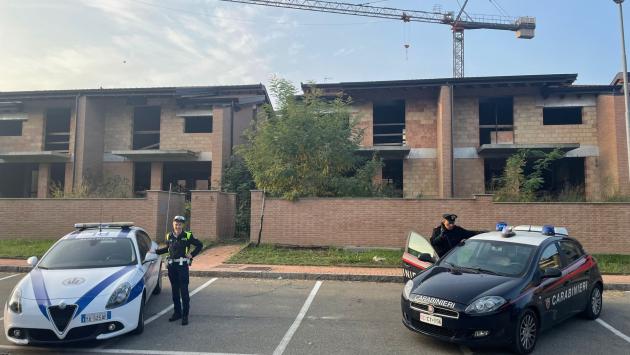 Sorpreso a rubare in un cantiere: intervengono Carabinieri e Polizia Locale. Arrestato.