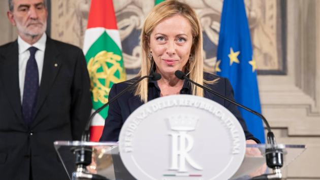 Meloni ha l'incarico: è il primo premier donna in Italia. Ecco la lista dei ministri: domani il giuramento alle dieci