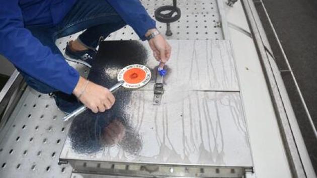 Cocaina per 3 mln euro in autocisterna, due arresti