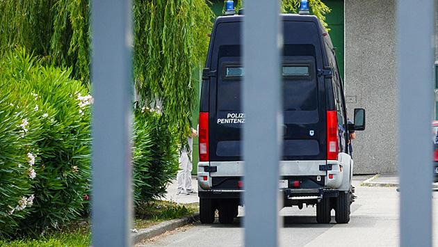 Morto in carcere a Foggia,13 indagati, accuse omicidio