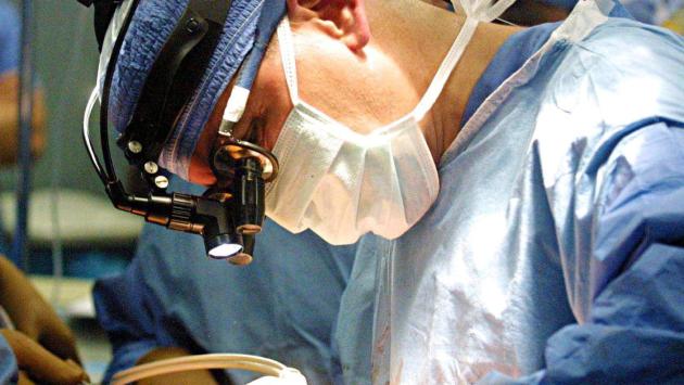Operata per via nasale una bimba di 6 anni con un tumore alla testa: sta bene