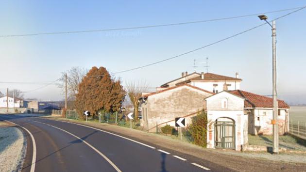 Auto fuori strada alle porte di San Secondo: due feriti, uno è in gravi condizioni