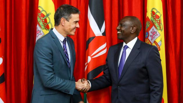 "Qui in Senegal", doppia gaffe del premier spagnolo in visita in Kenia
