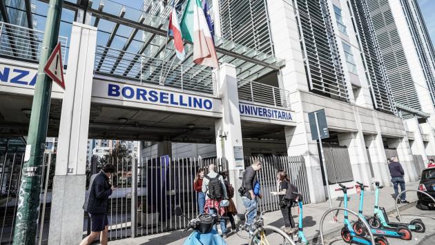 Studentessa aggredita da un uomo in un campus universitario a Torno: ricoverata