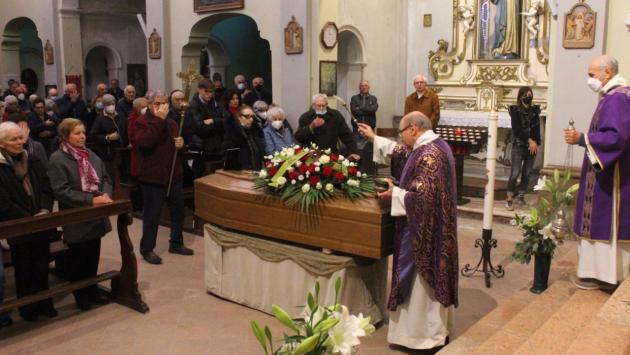 L'ultimo saluto, a Samboseto, di Maurizio Bergamaschi