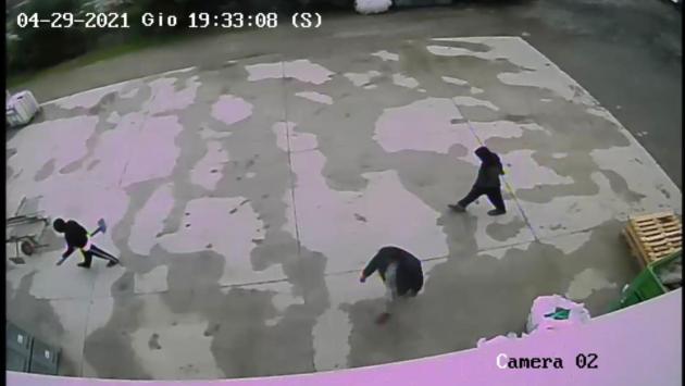 Saman: "Uccisa con una corda e gettata nel Po"