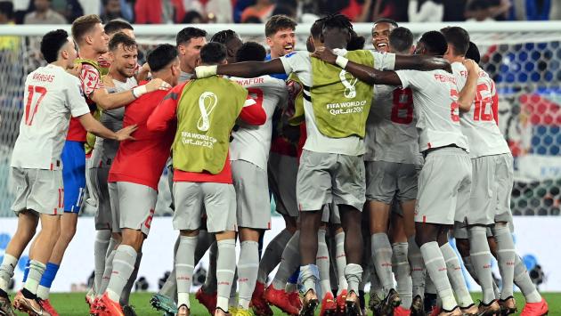 Mondiali, il Brasile perde con il Camerun, ma passa agli ottavi. Come la Svizzera che batte la Serbia