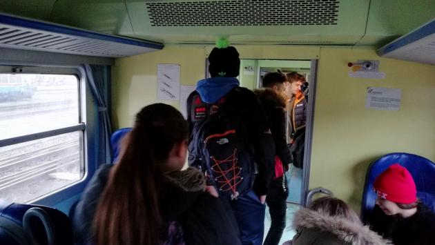 Il treno della Fidenza-Cremona non arriva per due giorni consecutivi: studenti a piedi per l'ennesima volta