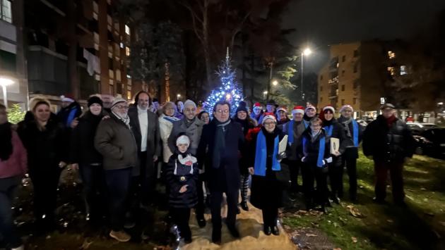 L'iniziativa di Vignali, un albero di Natale anche nei quartieri: "Vogliamo puntare i riflettori nelle periferie