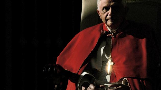 Le condizioni di Benedetto XVI sono gravi, ma restano stabili