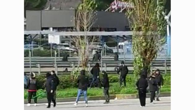 Ultra' Napoli forzano posto blocco a Genova, avevano spranghe