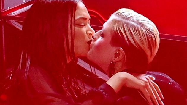 Sanremo,  è partita la serata delle cover e dei duetti: Elodie trascinante con "American Woman" - in aggiornamento