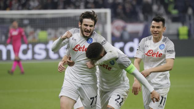 Champions, il Napoli sbaraglia l'Eintracht Francoforte a casa sua (2-0)