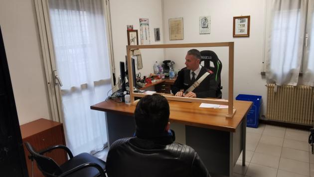 Acquisti e vendite online: due nocetani truffati per oltre 5000 euro, 5 denunciati
