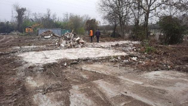 Difesa del territorio. Demolite le baracche abusive sulla sponda destra del Baganza a Parma, intervento di manutenzione del torrente finanziato dalla Regione con 95mila euro