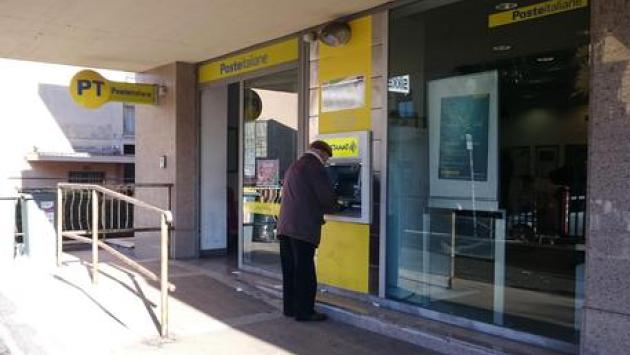 I ladri prelevano 1.800 euro con un bancomat sostitutivo: Poste costretta a rimborsare
