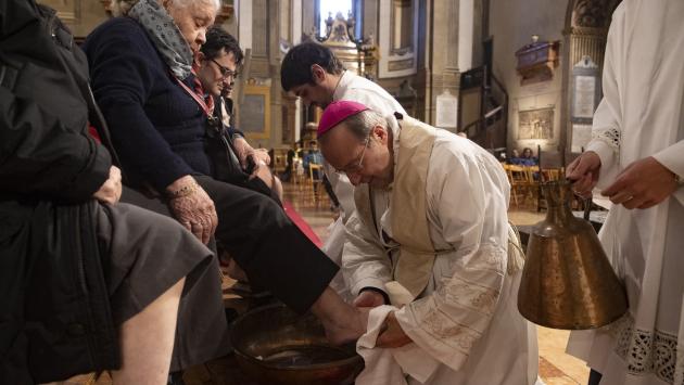 Giovedì santo: in duomo la "lavanda dei piedi" con il vescovo Solmi