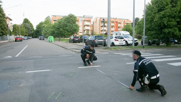 Via Muratori, scontro tra scooter un sedicenne è gravissimo 