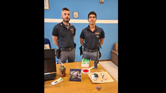 Droga nascosta nei cespugli dei parchi Falcone-Borsellino e Ducale: 170 grammi sequestrati