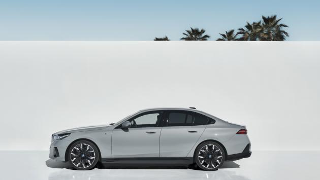 Bmw, ecco la nuova Serie 5. Sarà anche elettrica