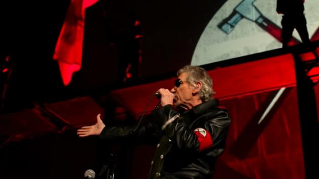 "Travestito da SS", Roger Waters indagato a Berlino