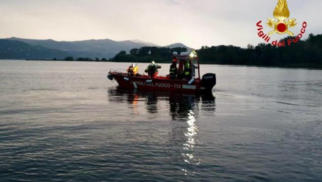 Si ribalta house-boat sul Lago Maggiore con a bordo venti persone, quattro dispersi 