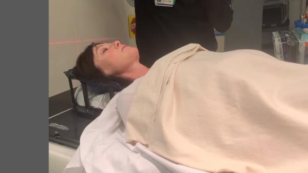 Shannen Doherty lotta contro il tumore, il video choc: "Ho metastasi al cervello"